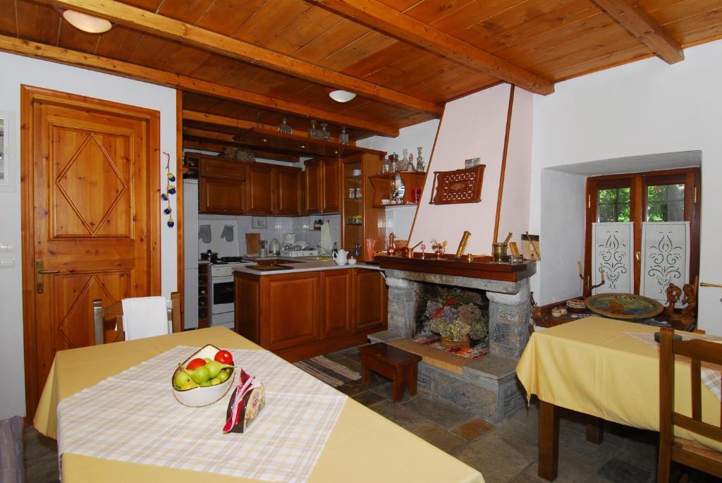 Archontiko Iatridis Hotel Mourésion Buitenkant foto