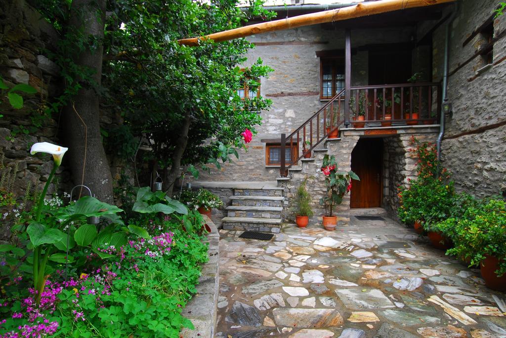 Archontiko Iatridis Hotel Mourésion Buitenkant foto