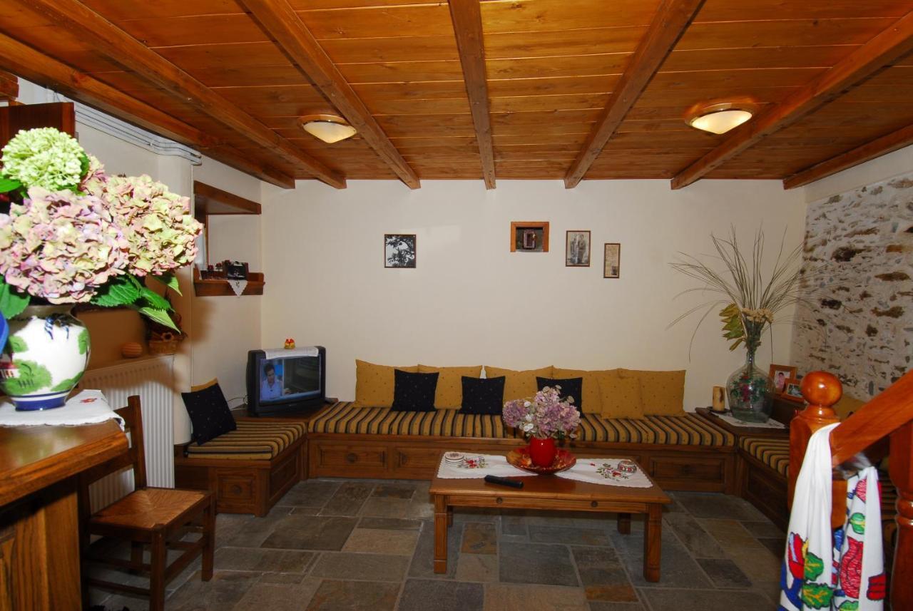 Archontiko Iatridis Hotel Mourésion Buitenkant foto